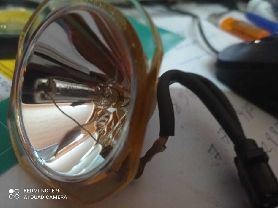 продам лампу для проектора.