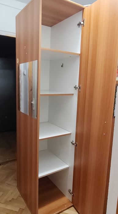 Vând dulap polițe