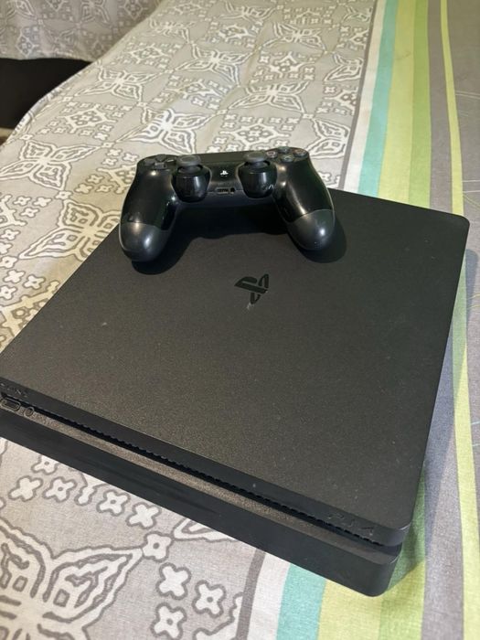 PlayStation 4 slim