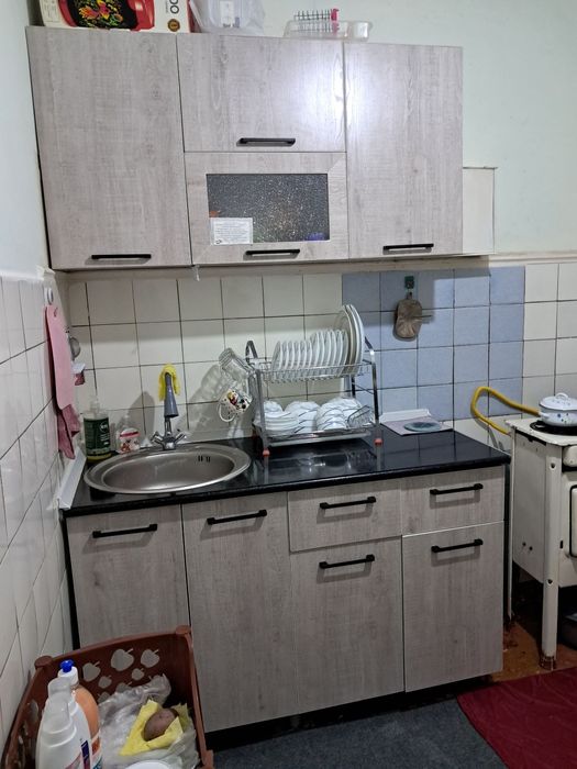 Kuhinni mebel holati yangi