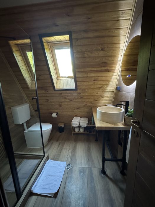 Închiriez cabana A-Frame zona Bran