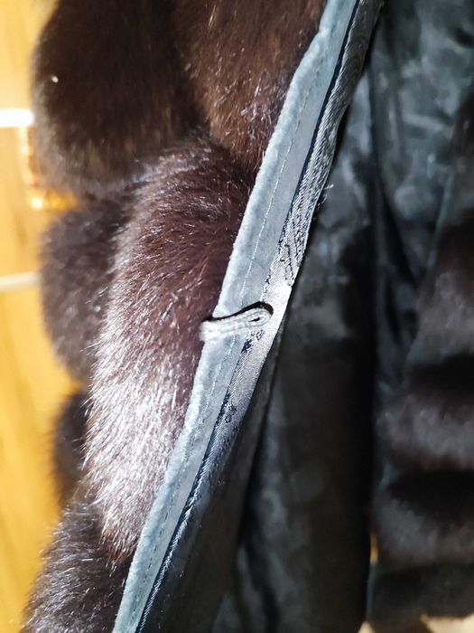 I will sell a vest made of natural sheepskin