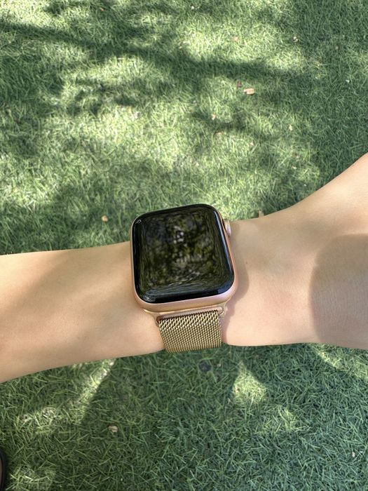 Продам Apple watch б/у