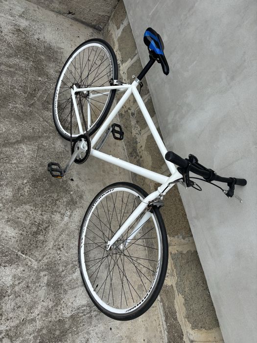 Bicicleta fixa 28