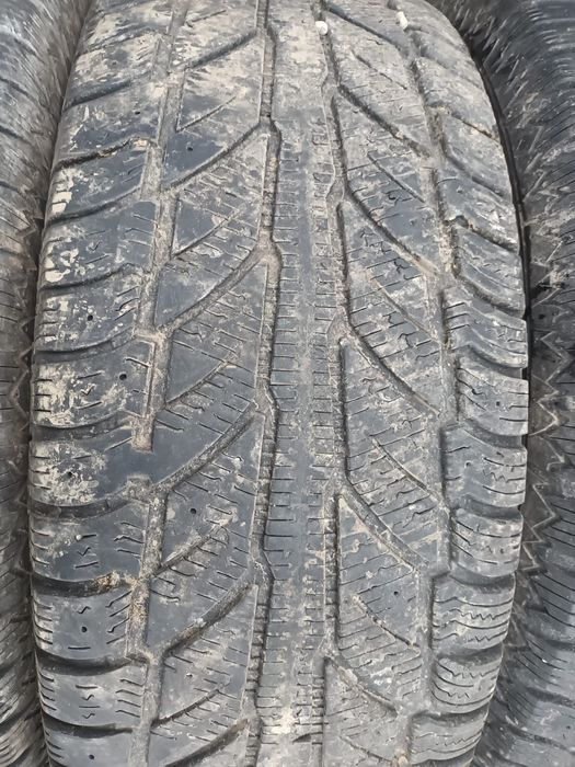 255/70 r16 de iarna 4 buc f bune COOPER