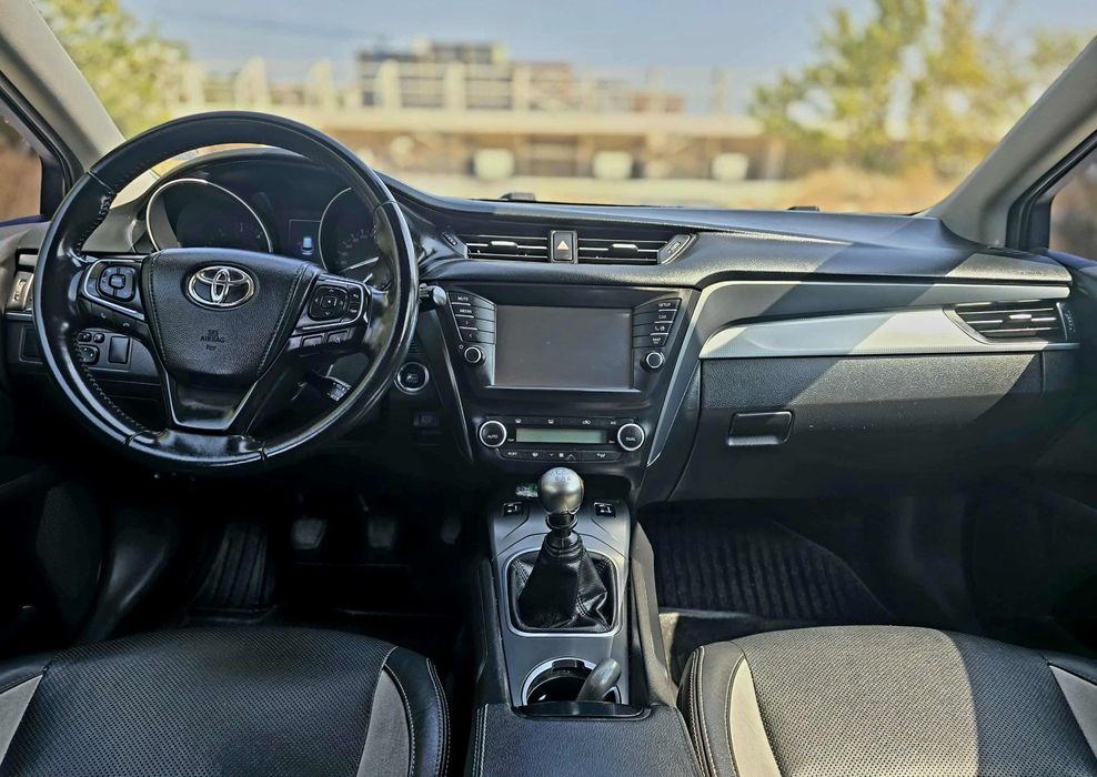 Toyota Avensis 2016