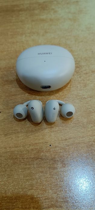 Безжични слушалки Huawei FreeClip (Sandy Beige) – Пълен комплект с кутия