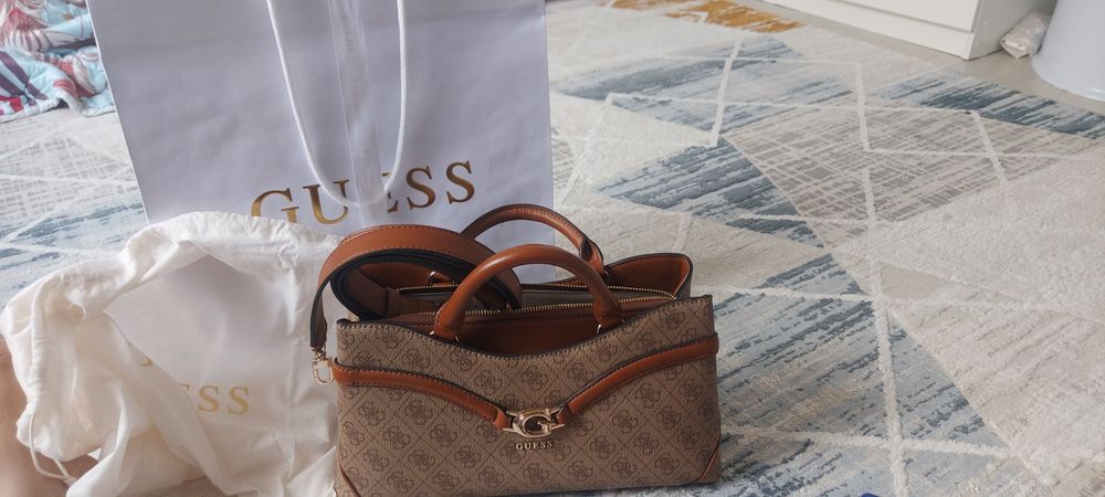Продаю сумку GUESS