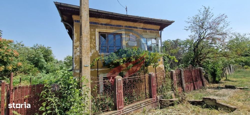 Casa de vanzare  5 camere + teren 2200 mp in loc. Calopar satul Bazdan
