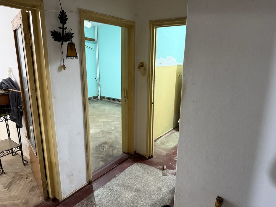 Vand apartament 2 camere decomandat