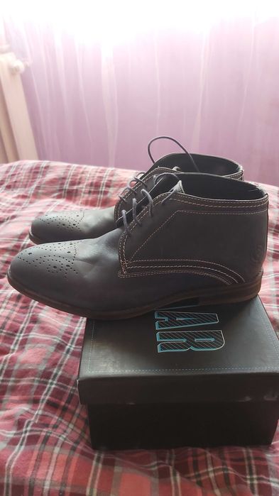 Ghete de piele naturala, noi la cutie