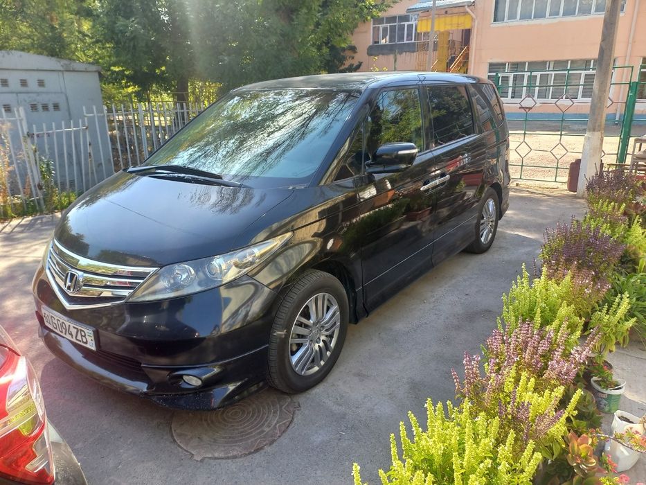 Xonda avtomabili sotiladi