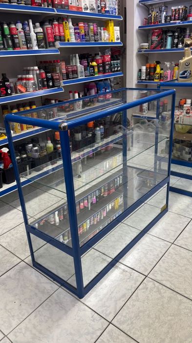 Стеклянная витрина