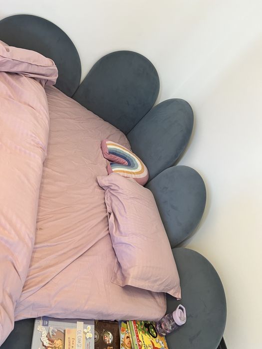 Pat tapitat dormitor