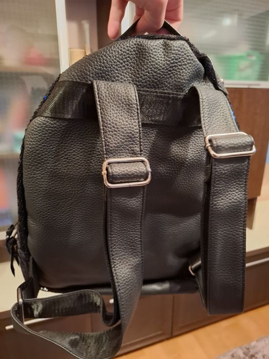 Ghiozdan cu paiete nou