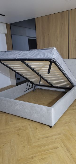 Двухспальная кровать