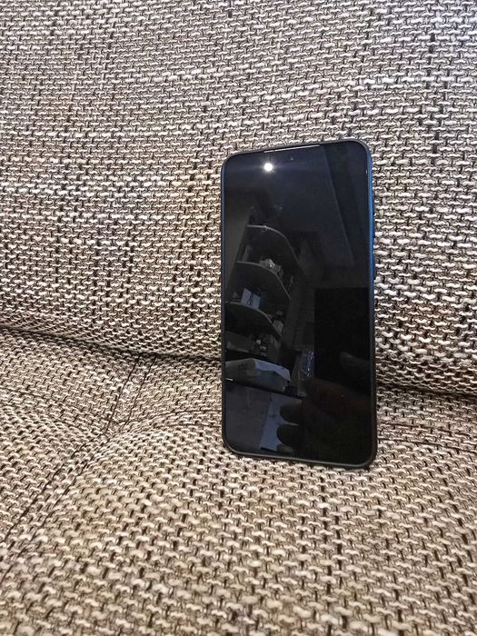 Продавам Samsung S25 +