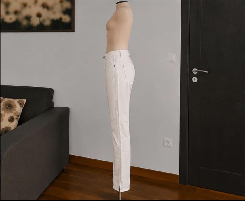 Pantaloni albi eleganti