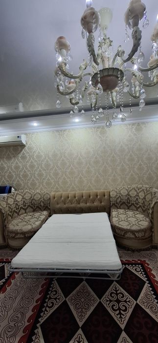 Диван с крысломь