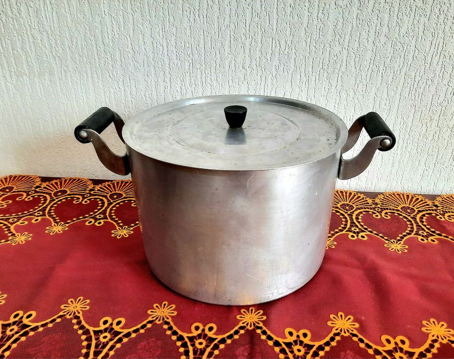 Кастрюля 4,5л. + Касканы 2 шт.