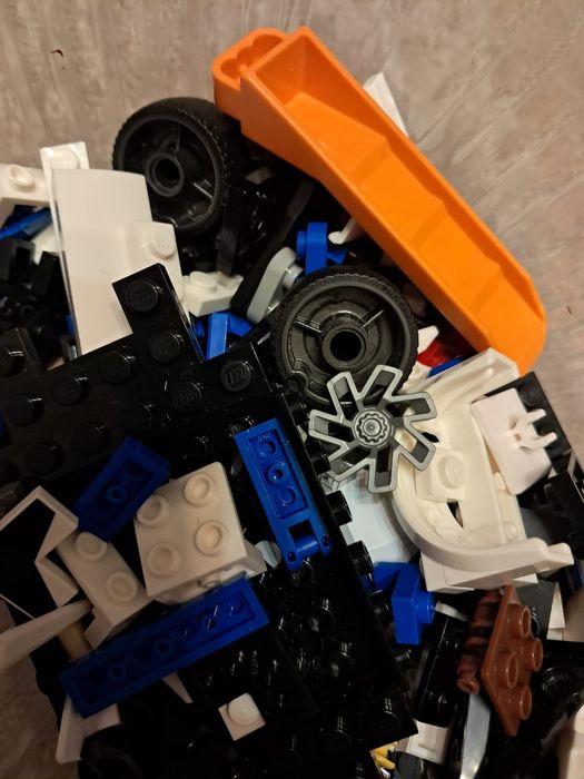 Продам набор Lego Speed Champions Bugatti