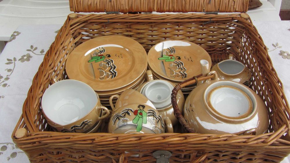 Serviciu picnic cafea ceai portelan chinezesc vechi translucid cu cos