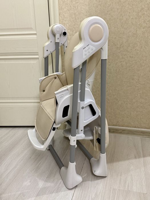 Стульчик для кормления Ivolia 2в1