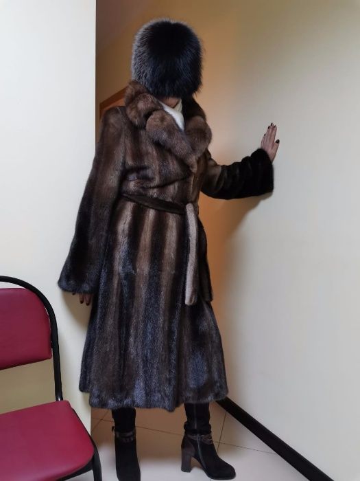 Продам новую ШУБУ (мех - норка)