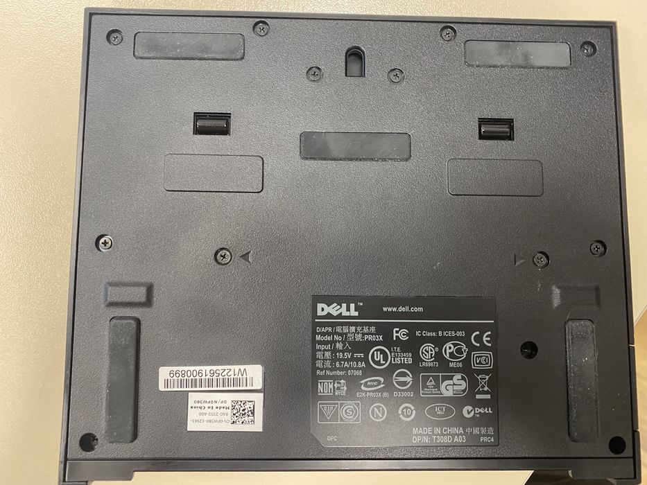 2бр. доккнг станцияи DELL PR03X с две зарядни 90W