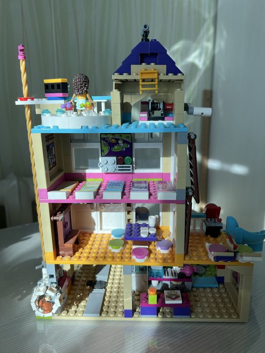 Продам конструктор Lego friends