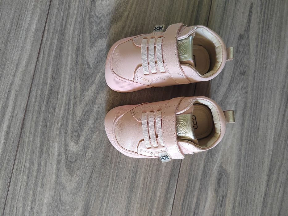 Детски боси обувки за прохождане Колев и Колев в бебешко розово / Bare