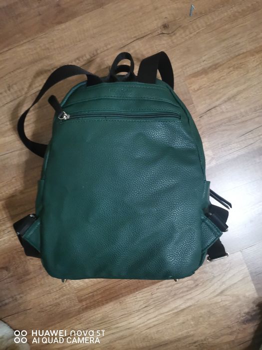 Ghiozdan din piele ecologica