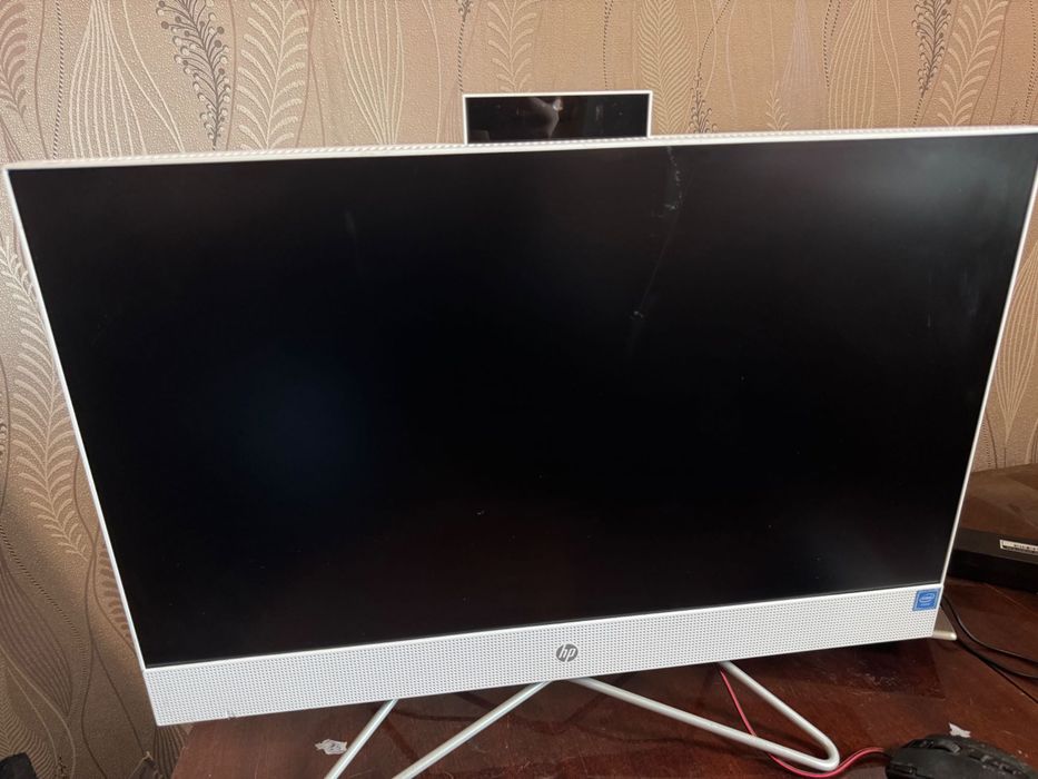 HP All-in-One 24 компютър с монитор
