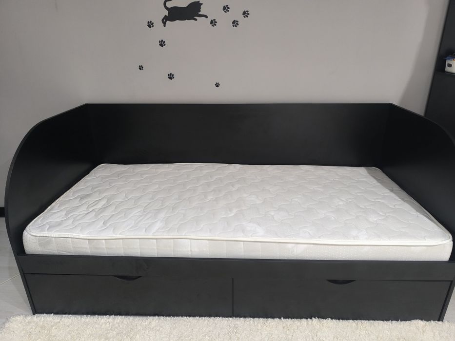 Односпальная кровать с матрасом и 2 ящиками