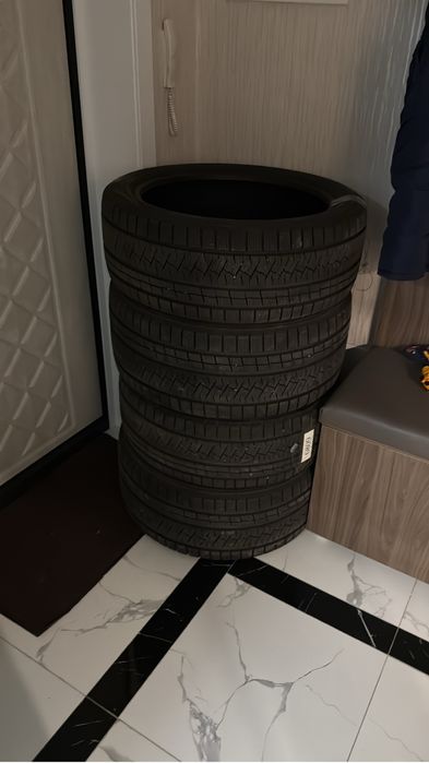Продам комплект зимних шин