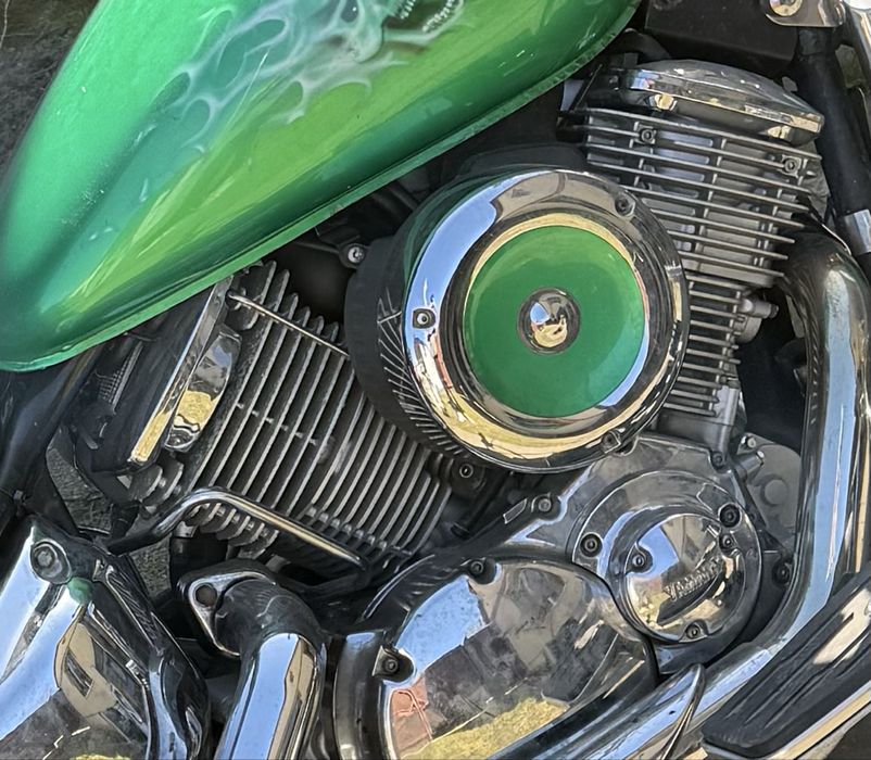 YAMAHA XVS 1100 Custom