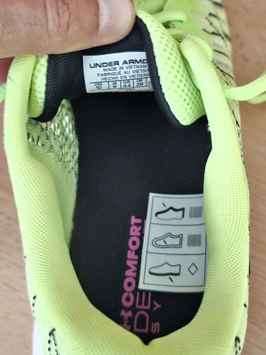 Спортни мъжки обувки Under Armour  Charged Breeze 2