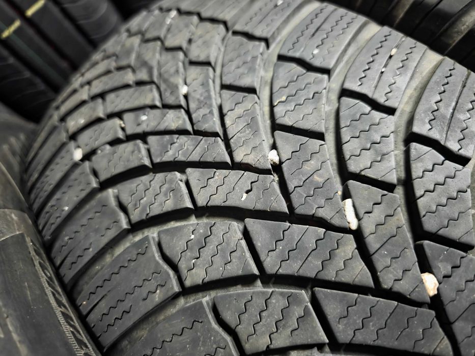 2бр Зимни гуми 205 60 16 - Bridgestone - DOT 2024