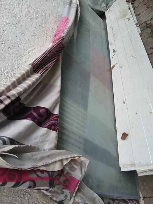 Продается душевые двери матовые!