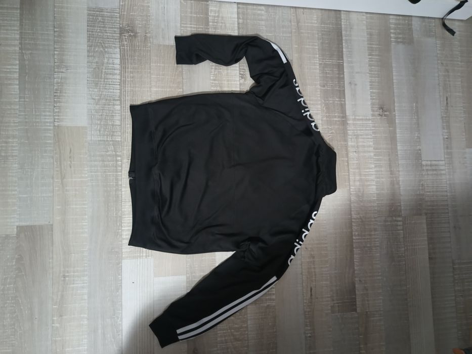 Hanorac Adidas puțin purtat