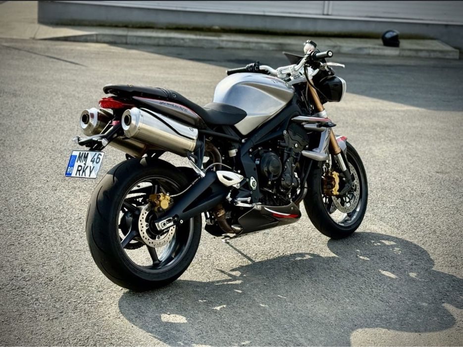 Triumph Street Triple R 675