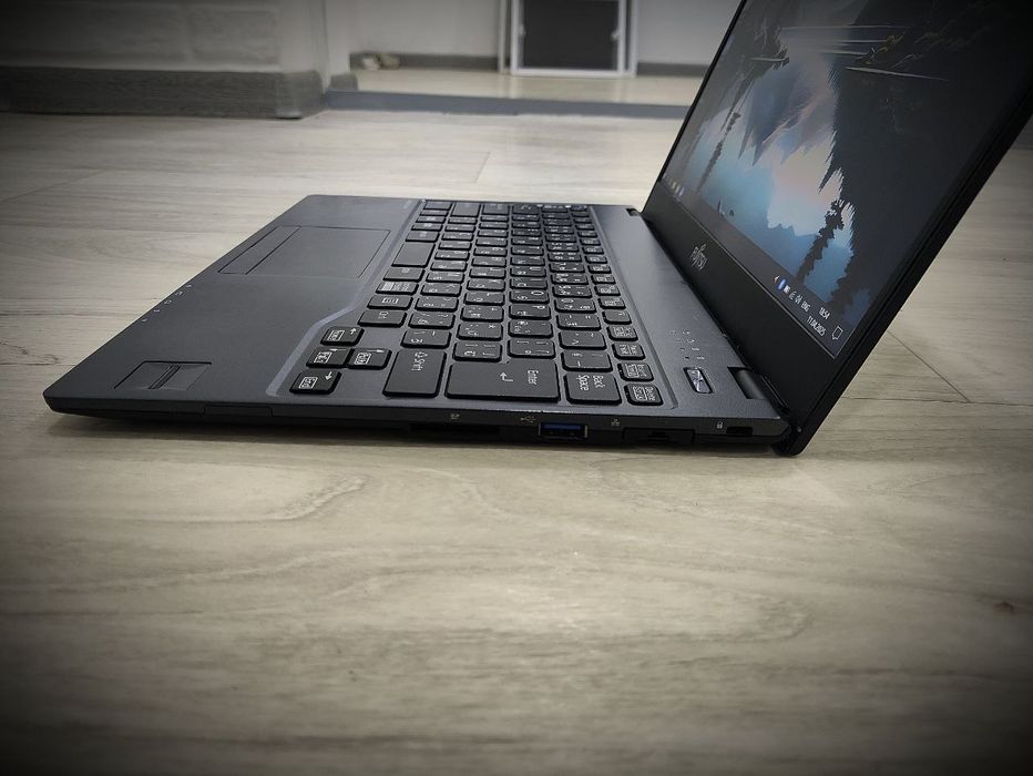 Ноутбук Fujitsu Lifebook U937