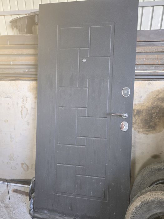 Дверь уличная входная
