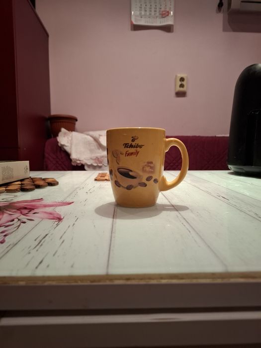 Продавам чаши с картинки и чаша сменяща цвета си