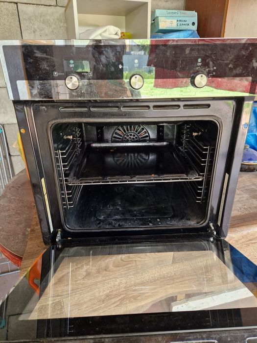 Продам духовой шкаф встроенный