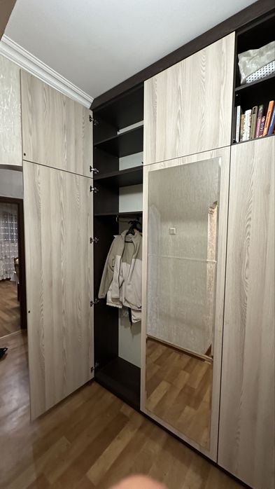 Продам встроенный шкаф