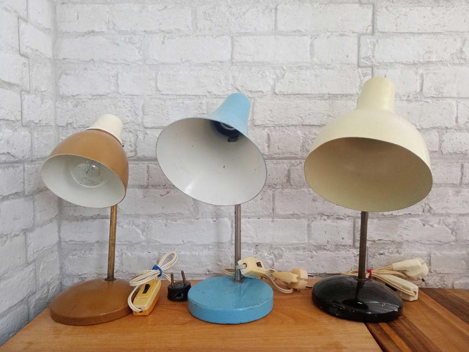 Стара лампа настолна