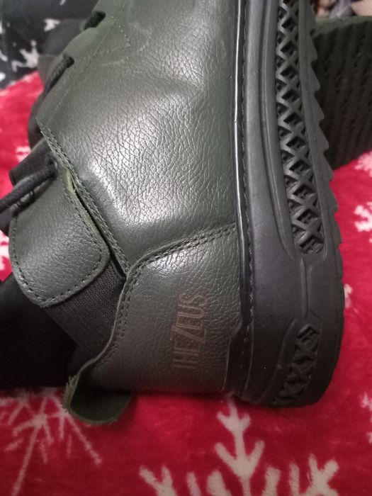 Încălțăminte folosiți odată