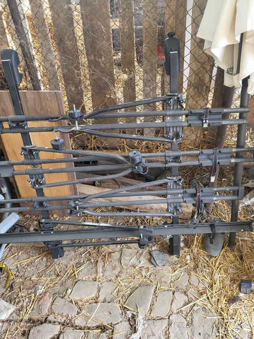 3 suporturi pentru biciclete