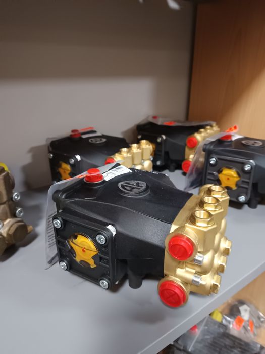 Глава за помпа Interpump WS 151-201